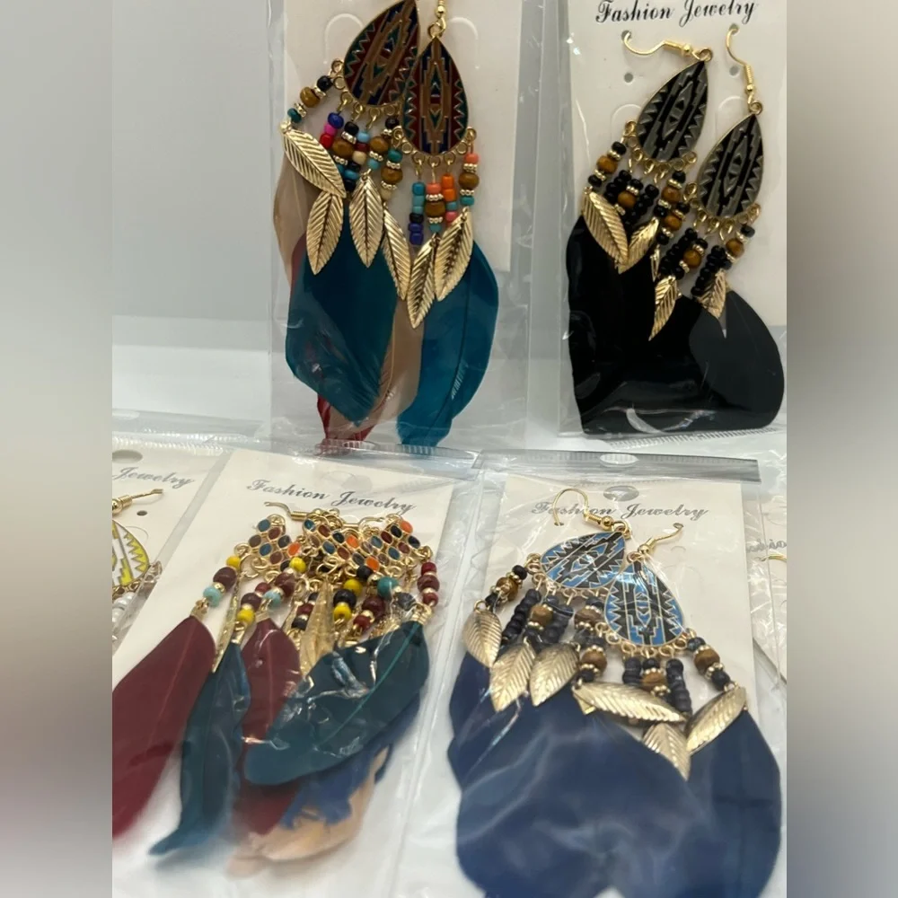 ⭐️ Beautiful Boho Earrings w/ Feather Accents ⭐️ - Picture 6 of 8